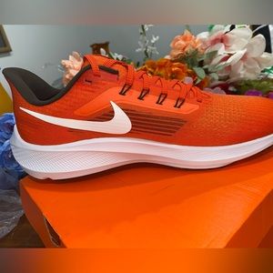 New Nike Pegasus NFL Shoes- Browns Football